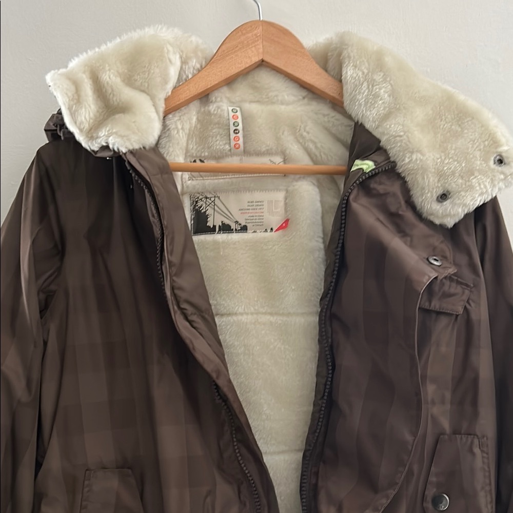 Burton Women’s Brown Ski Snowboard Jacket with Hood and Faux Fur Lining - Picture 3 of 16